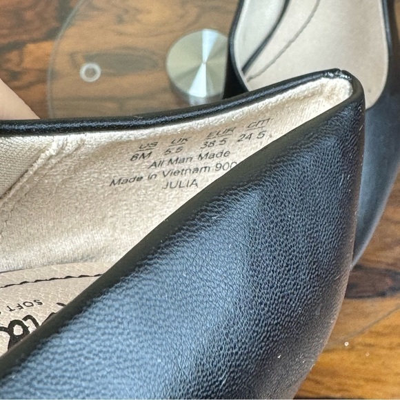 LifeStride Julia Platform Pump in black - Picture 11 of 16